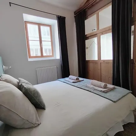 Apartment Magnifique Le Nid Des Thermes Bagneres-de-Bigorre